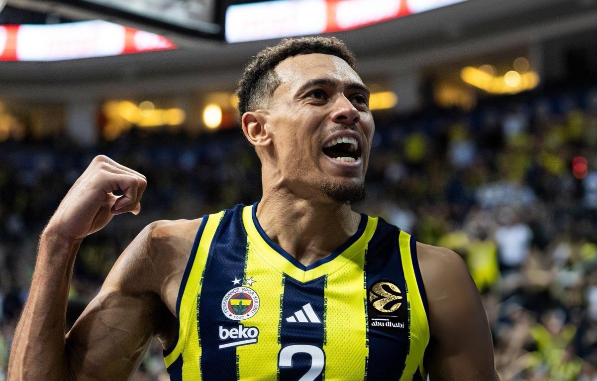 👑 EuroLeague'de bu sezon kazandığımız 14 maçın 9'unda Wade Baldwin MVP oldu. 

#YellowLegacy #EuroLeague | <a href="/The_Fourth_Wade/">IV</a>