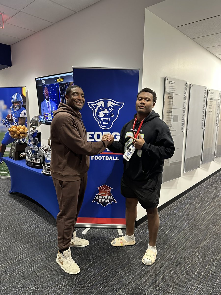 Enrique__Davis's tweet image. If you build it, they’ll come #Faith 🧱
#NewAtlanta #LightItBlue 🔵⚪️🏈‼️
#BITN4Real #Family @GeorgiaStateFB