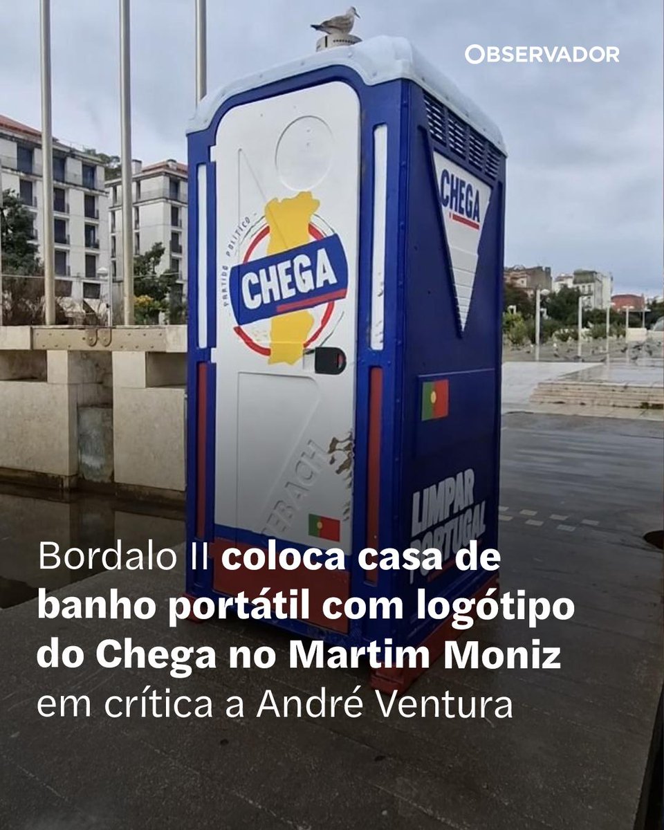 observadorpt's tweet photo. Bordalo II instalou uma casa de banho portátil no Martim Moniz para criticar, de forma satírica, a candidatura de André Ventura e o discurso do Chega sobre imigração.

Saiba mais no link nos comentários

#BordaloII #PartidoChega #Política https://t.co/pCgP0yJwf9
