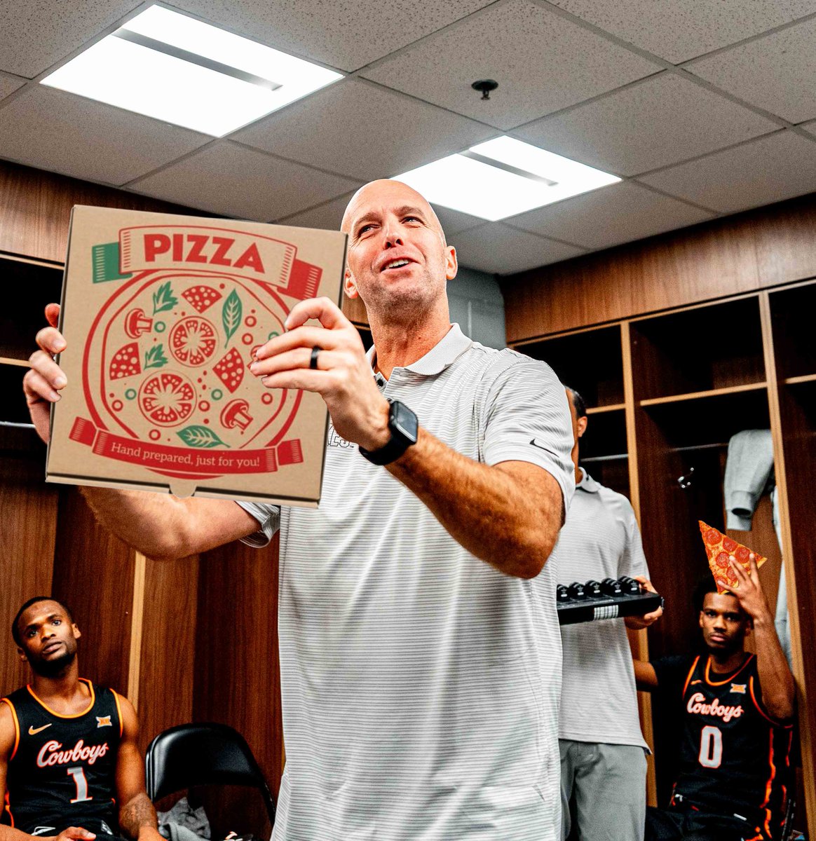 OSUMBB's tweet image. 🚨OSU STUDENTS🚨

@LutzSteve is buying the pizza! 🍕

Arrive early to Saturday night's game vs. K-State and get a free slice (while supplies last).