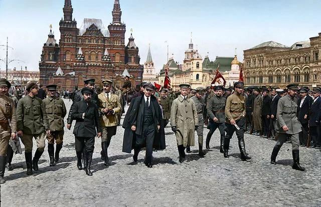 ultras_antifaa's tweet image. Lenin and the Bolsheviks in Moscow.