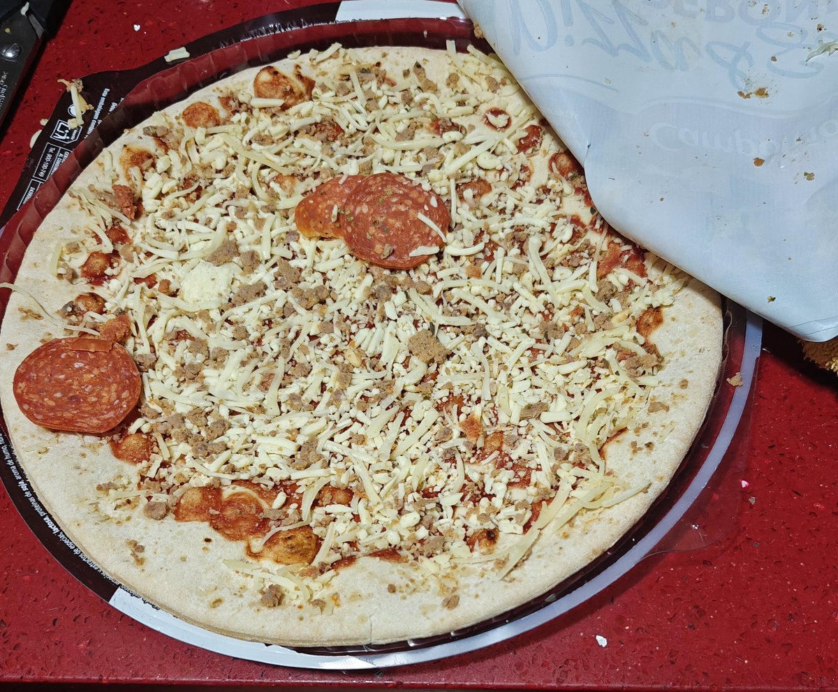 AzoteLila's tweet photo. Gracias @Campofrio_es !
#fail #pizza #sad https://t.co/7Uj6OJu8PM