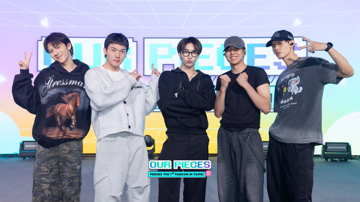 LeayDoDee's tweet image. Touchdown Taipei！
5 位 PERSES 成員順利抵達台北，準備在活動中火力全開，釋放滿滿的活力！
OUR PIECES – PERSES 台北首場粉絲演唱會

明天一起來享受這場歡樂時光吧 🧩✨
___

Touchdown Taipei!
5 หนุ่ม PERSES แลนดิ้งเรียบร้อย พร้อมปล่อยความมันส์แบบไม่มีพักในงาน OUR PIECES – PERSES The…