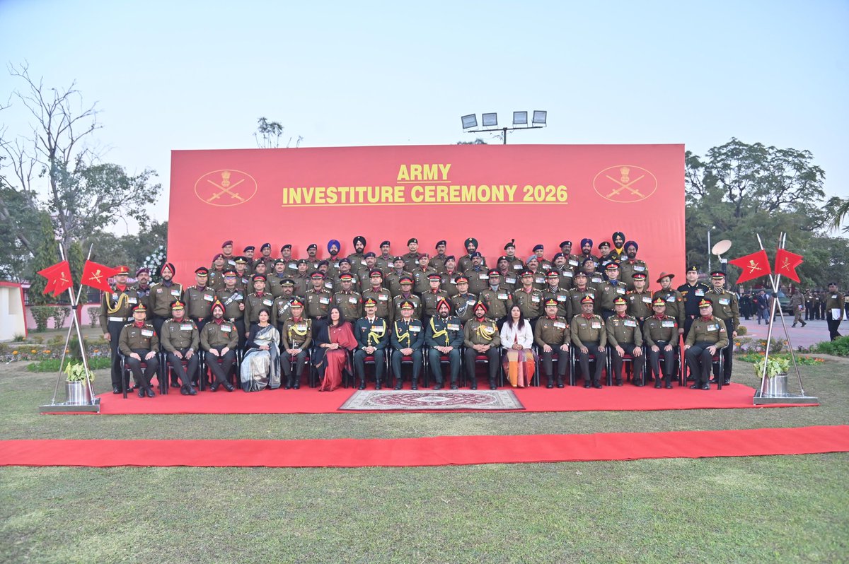 ia_awc's tweet image. #COAS conferred the coveted COAS APPRECIATION on Army Day upon ARMY WAR COLLEGE in recognition of outstanding contribution to prepare future leaders for all futuristic challenges in a multi domain operational environment🇮🇳 #LeadershipExcellence #IndianArmy  @adgpi @artrac_ia