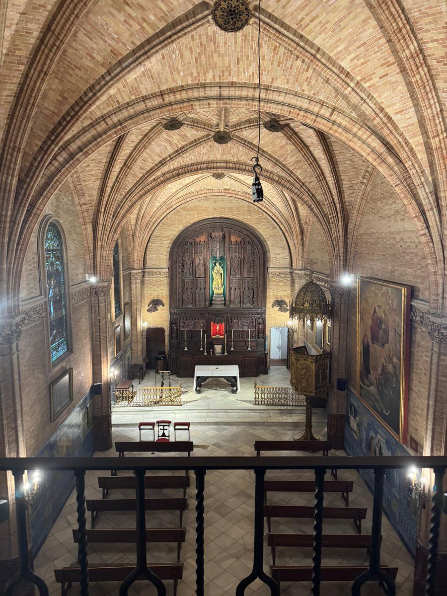 ¿Cómo recuperar un templo del siglo XVII  y una capilla del Aníbal Gonzalez en la Sevilla del siglo XXI?
Un largo proceso protagonizado por <a href="/HdadJavieres/">Los Javieres</a> con muchos detalles por contar… (hilo)