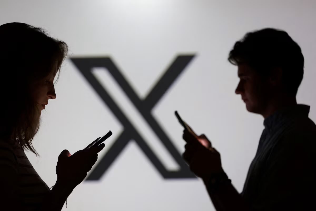 BenTricolore's tweet photo. 📱 X connaît actuellement une panne mondiale. Les utilisateurs signalent des difficultés pour charger leur fil d’actualité et publier des posts. #XDown #TwitterBug https://t.co/hV9GpwCdDQ