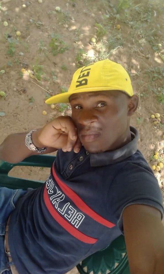 CrimeWatch_RSA's tweet image. #RT [WANTED] The Hawks are appealing to members of the public who may have information or the whereabouts of the suspect Nelson Mathe also known as ‘Maseven’ a Mozambique national (picture attached) to contact the investigating officer Lieutenant Colonel Chauke on 082 413 0208 or…