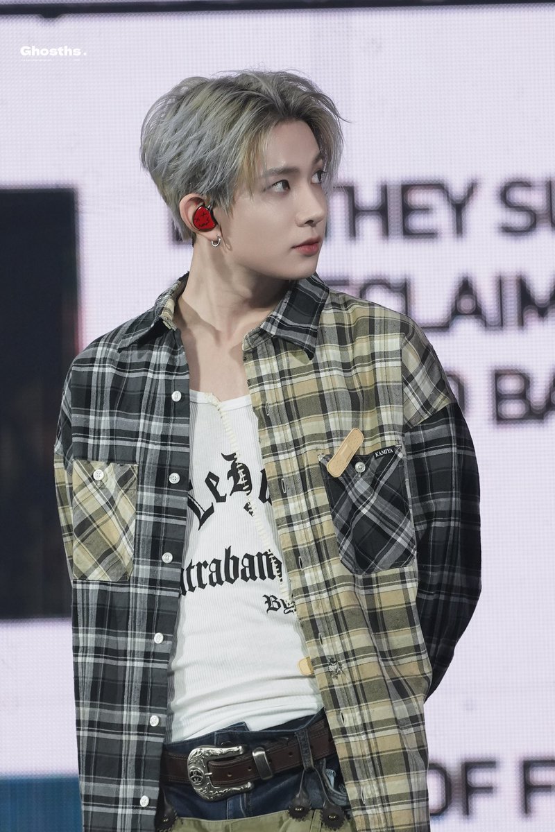 Ghosths1015_'s tweet photo. 260116 showcase

 #희승 #HEESEUNG #이희승
#ヒスン #ENHYPEN https://t.co/0Mqy9OJDIk