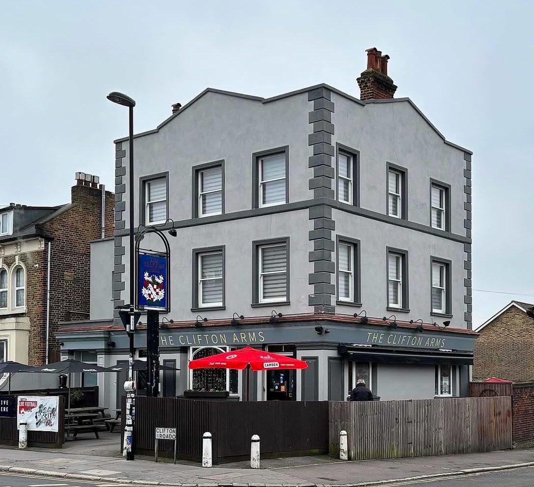 LondonPubMap's tweet image. The Clifton Arms 
📍21 Clifton Rd, London SE25 6NJ

The Clifton Arms is located in a quiet residential area in Selhurst, South London. This pub is the closest pub to Crystal Palace Football Club. 

#CPFC #selhurstpark #cliftonarms #pub