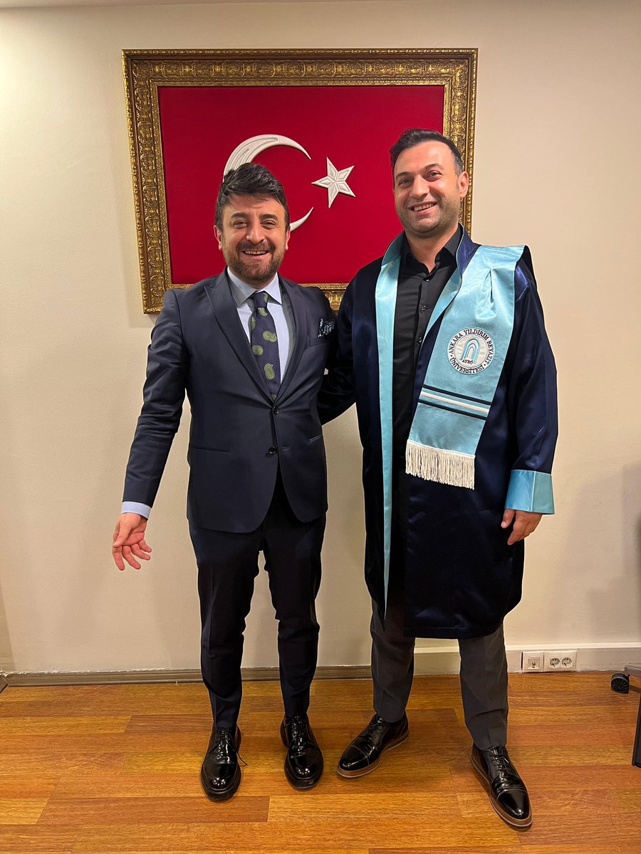 Gurur günü…

Bugün  tez çalışmalarını başarı ile tamamlayan Şeref Furkan Ceylan ve Kürşat Demiraslan kardeşlerim Bilim Uzmanı ünvanı almayı hak kazanmıştır. 

Arkadaşlarımızı gayretleri için tebrik ederken, Jüri üyesi olarak katkılarını esirgemeyen hocalarıma da şükranlarımı