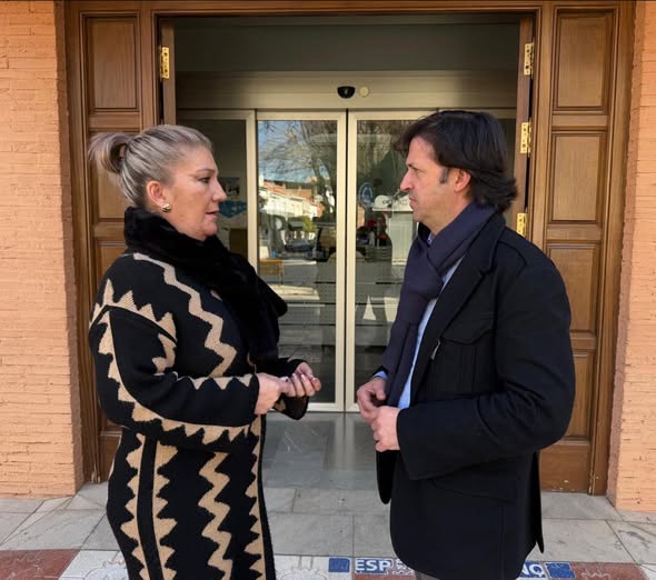 Reunión con la delegada territorial de Agricultura de la <a href="/JuntaGranada/">Junta Granada</a>, Carmen Lidia Reyes.

Analizamos el estado final de las obras de los colectores y abordamos cuestiones relacionadas con cooperativas, agricultura y ganadería, fundamentales para la economía local.