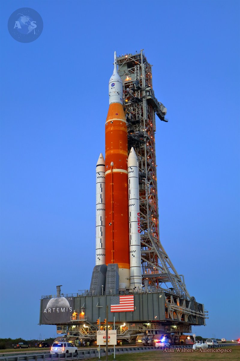 RobbieRaygun's tweet photo. It's going to be a very long and slowww night tomorrow.
#NASA #artemis2 #NASAArtemis2Rollout #moon #moonmission #MoonMission2026 #astronauts #rollout #moonorbit #Artemis2rocket
(not Artemis 2 rollout image) https://t.co/uRnjyOdUqv