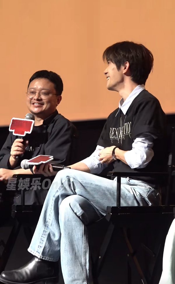 Bi Gan shared creating story with <南方人物周刊> after the release of #RESURRECTION
“Jackson Yee and I are the coordinates of this film—he is the Y-axis, I am the X-axis. This means we must work extremely closely, going beyond the conventional director-actor relationship,