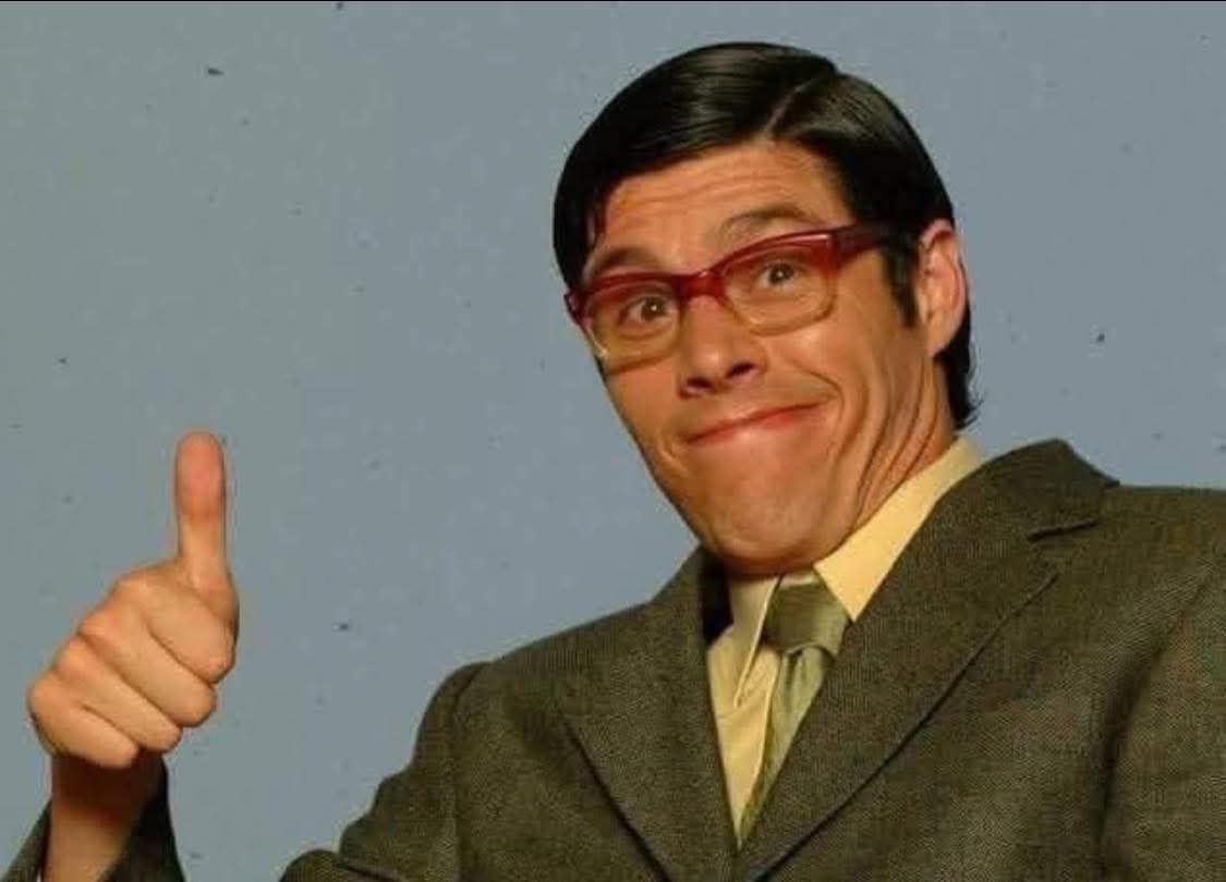 Este genio hizo crecer a TerraModa, invirtió en bolsa, pagaba nómina en dos empresas, compró un Mercedes con las utilidades ganadas, comía gratis, aconsejaba a Betty. Se folló a la peli teñida

Betty solo maquillo balances.

Pero ustedes no están listos para esta conversación