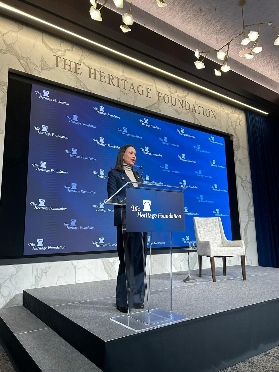 voceriavzla's tweet image. “Estoy muy orgullosa de ser parte de esta generación de venezolanos. Es todo acerca de dignidad, justicia y amor” 

María Corina Machado (@MariaCorinaYA) desde Washington 

📲 youtube.com/live/qAu8fNULd…