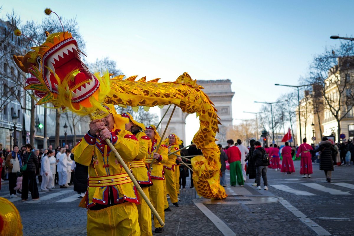 Paris : des robots humanoïdes et 500 artistes défileront sur les Champs-Elysées pour le Nouvel an chinois
➡️ l.leparisien.fr/lABh