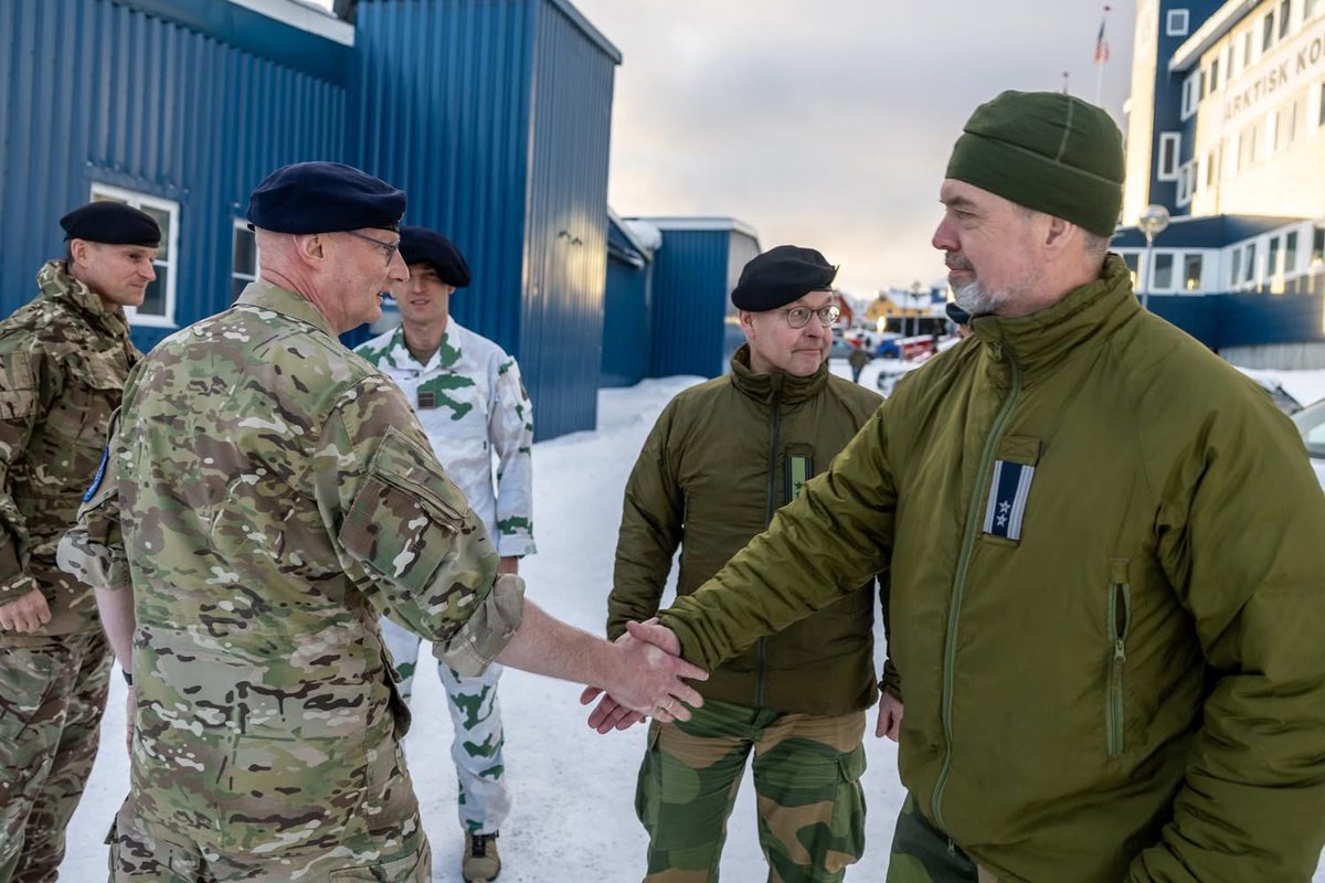 OJoelsen's tweet image. Soldiers from France, Norway, the United Kingdom, and Sweden are currently participating in military exercises in Greenland. Thursday, they met with the commander of Joint Arctic Command and received briefings on Greenland and Arctic Command.

—Arctic Command