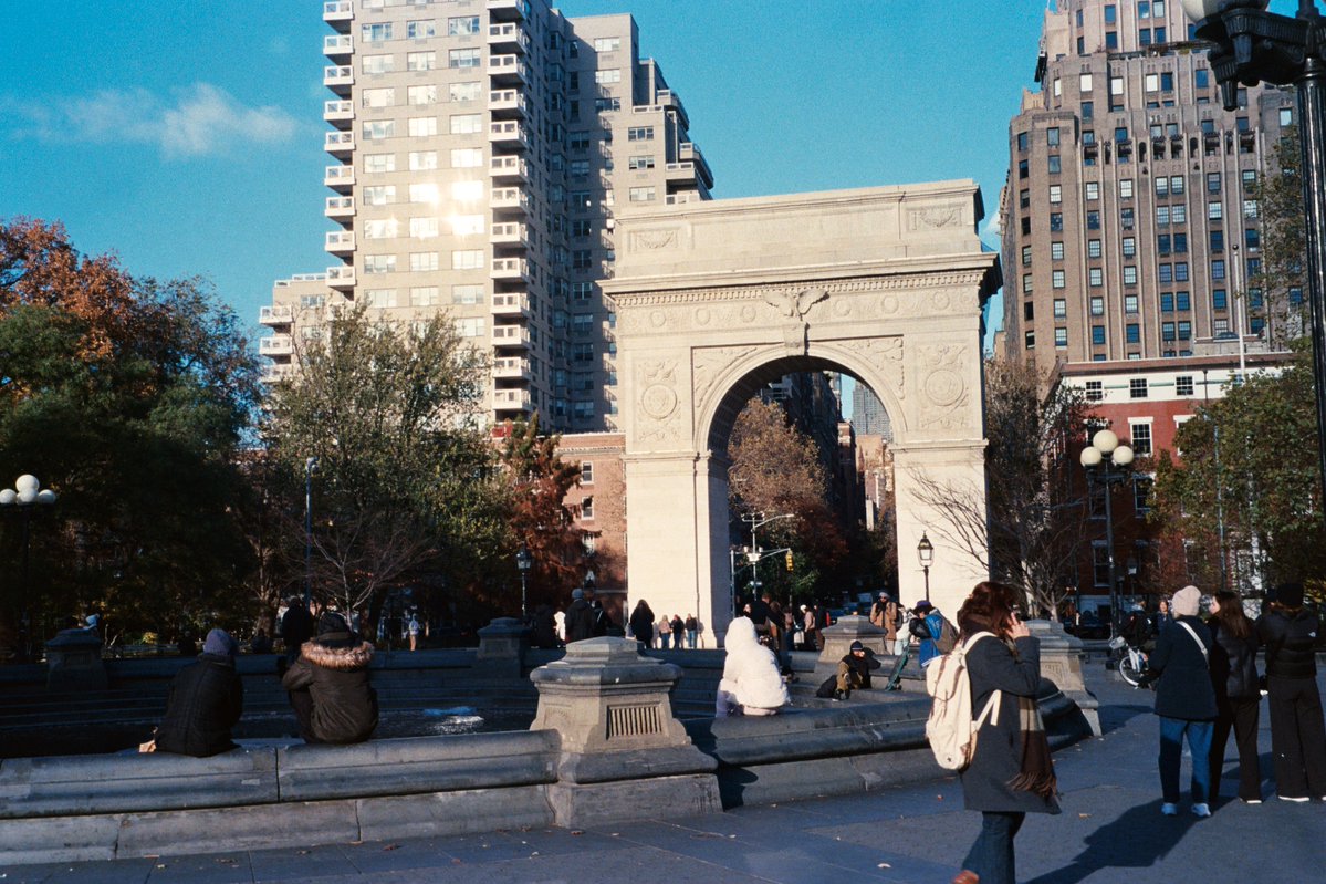 liamconns's tweet image. Q4 flicks