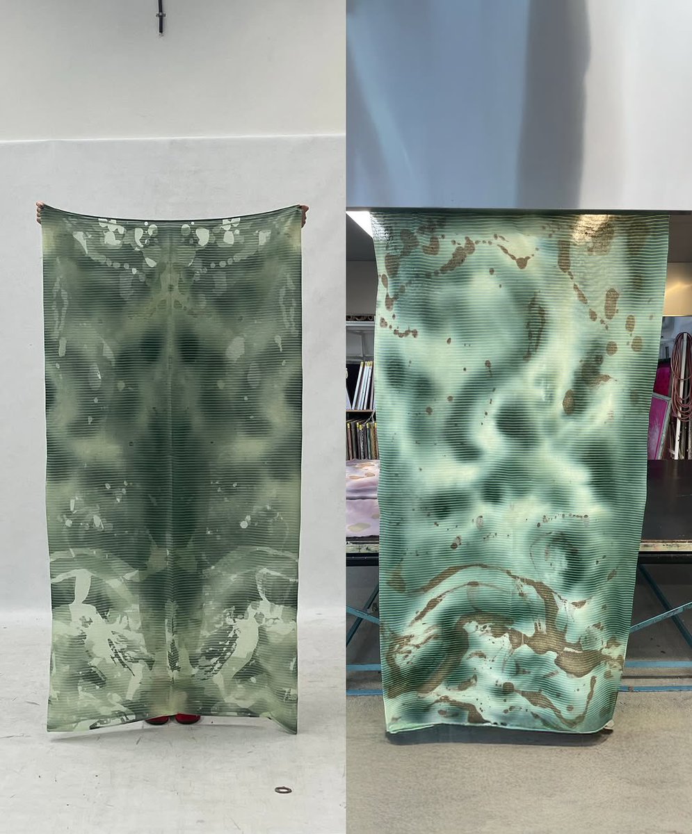 midlandtrenduk's tweet image. Just documented Lan Krebs pleating single jersey directly on the body.
Most pleating documentation shows woven fabrics, flat, stable, predictable. Jersey stretches. It moves. It resists permanent form.
@lankrebs 

#midlandtrenduk #pleating