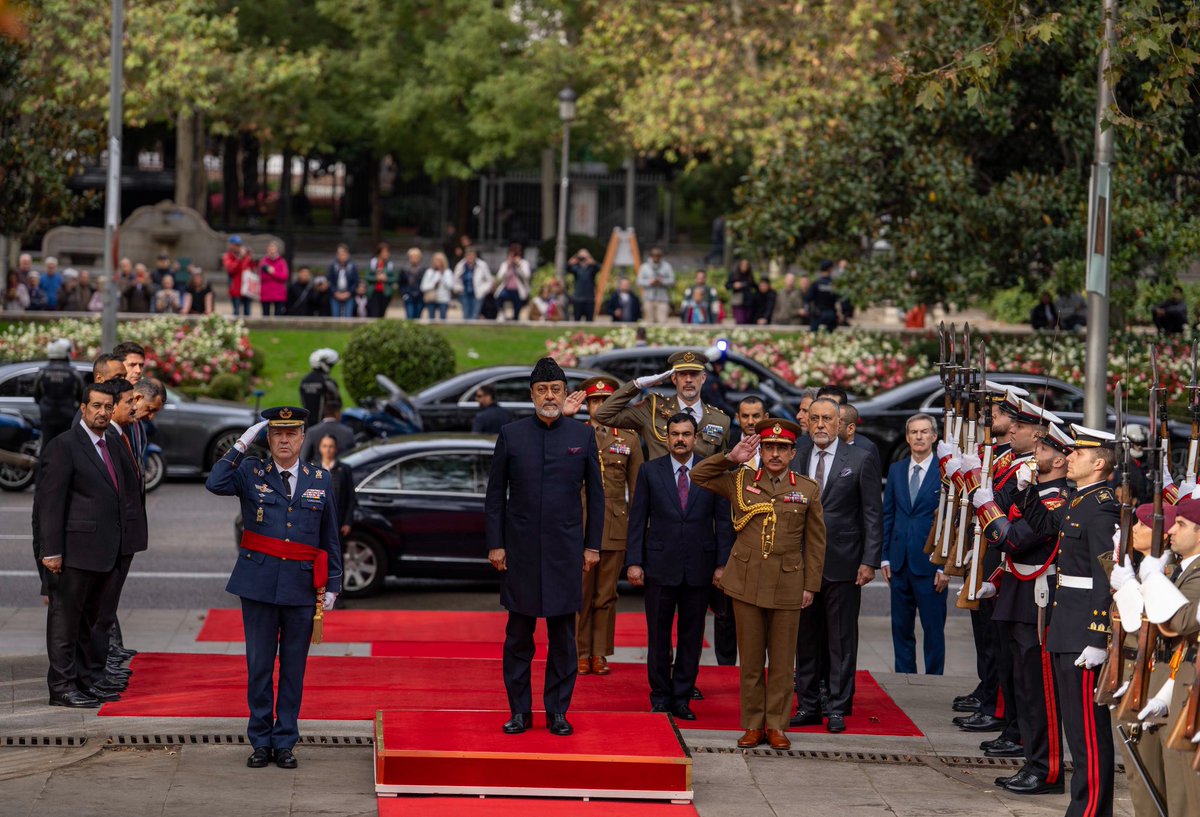 اليوم، ثلاث تقارير دولية تتصدر التداول في  عُمان كلٌّ منها يسلّط الضوء على زاوية مختلفة، لكنها تصب في رسالة واحدة:

🔹 الأول

يسوّق لعُمان كأفضل دولة عربية للعيش،
كما وصفها السياسي والإعلامي البريطاني جورج غالاوي:
«أفضل دولة عربية للعيش هي #عُمان، دون أدنى شك.»

🔹 الثاني
يثني