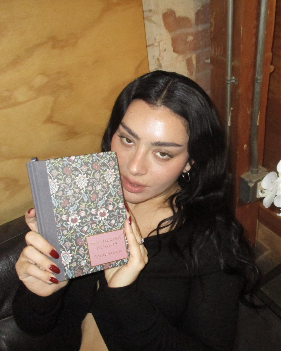 Wall Of Sound from my upcoming album Wuthering Heights is yours now <3 

charlixcx.lnk.to/wallofsound