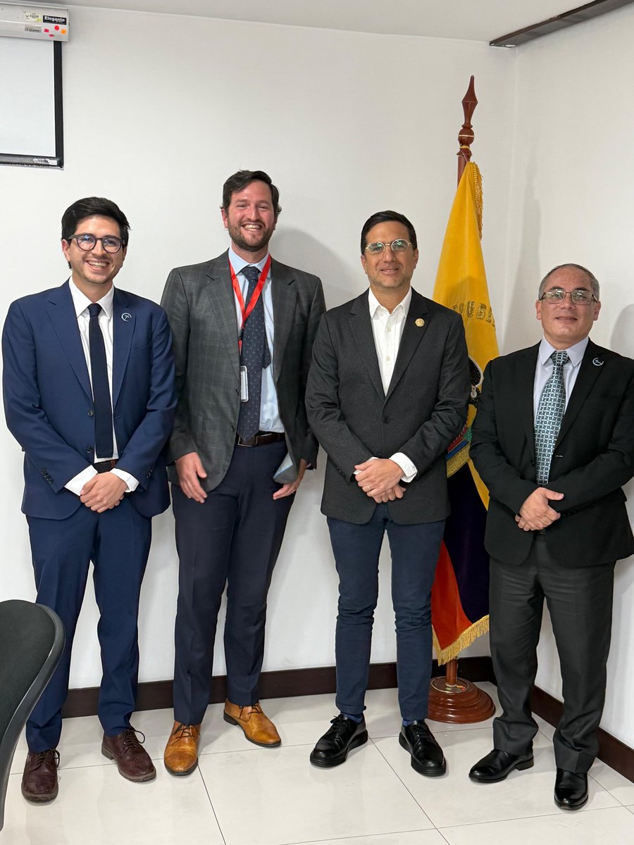 Astralintu tweet media