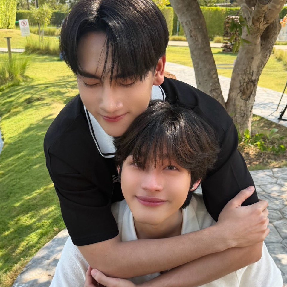 buayoism's tweet image. os olhos do copper cheios de lágrima e o pung todo fofo abraçando ele fortissimo