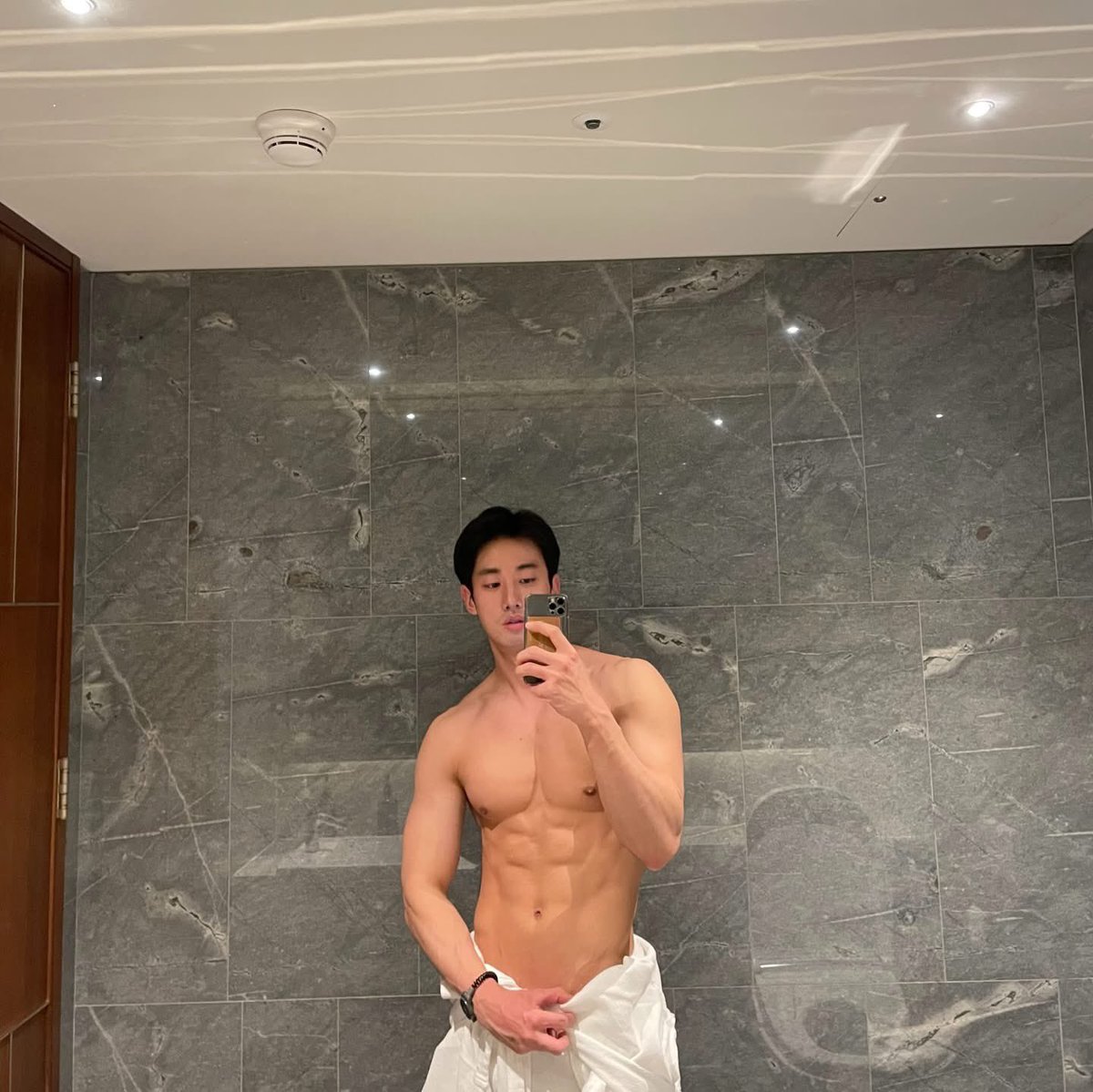 ละคือหุ่นน หน้าแบบบบบบ สเต๊กมากกกกก ใครอะแกกกก