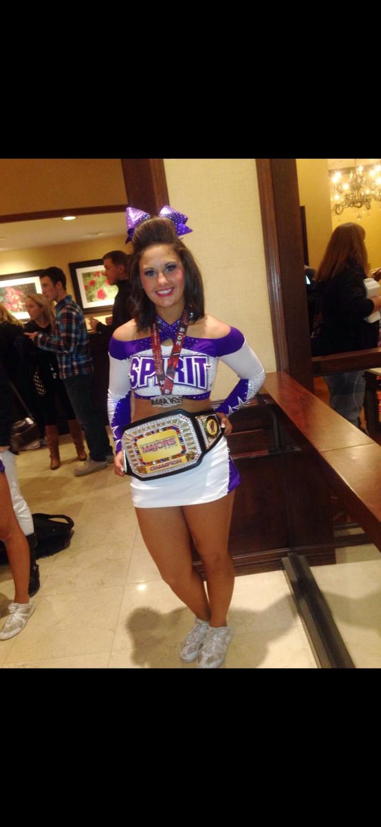 Let me relive my glory days real quick..  2015 SOT Royalty - Majors Champs, Fan favorites, and the first team to EVER hit ZERO at the majors 💜 #SeeItThrough