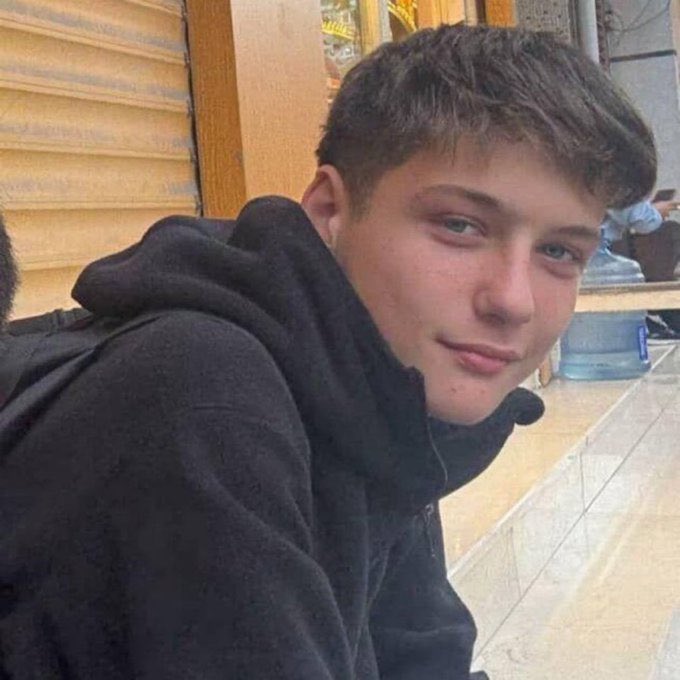 Hakan Çakır’ın kardeşi Melisa Çakır:

“Yine aynısı, bir Atlas’a bir de o şer*fsizin suratına bakın.

Ateş düştüğü yeri yakmasın, yasalar değişsin, ağır cezalar verilsin ki kimse cesaret edemesin, yoksa önüne geçemeyiz diyoruz.

Yine bir çocuğun hayalleri yarım kaldı.”