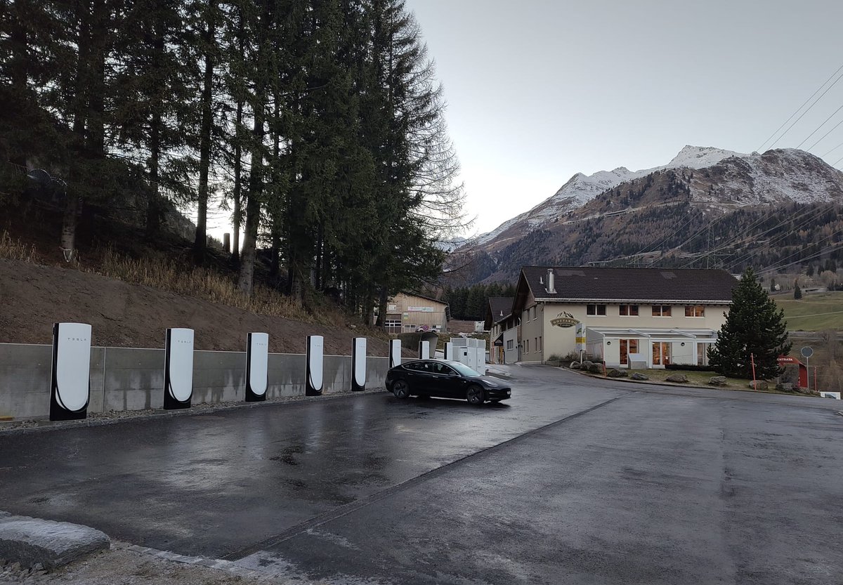 TeslaCharging's tweet image. New Tesla Supercharger: Airolo, Switzerland (8 stalls) 
tesla.com/en_eu/findus?l…