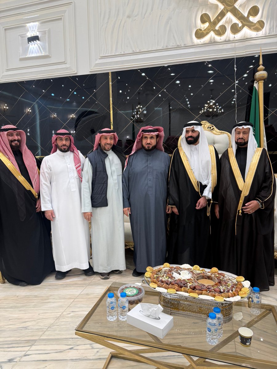 َ

احتفل هذه الليلة ابن العم/محمد خلف كساب ابو سامي بزواج ابنه الشاب/عبدالعزيز

الف الف مبروك 
ِ