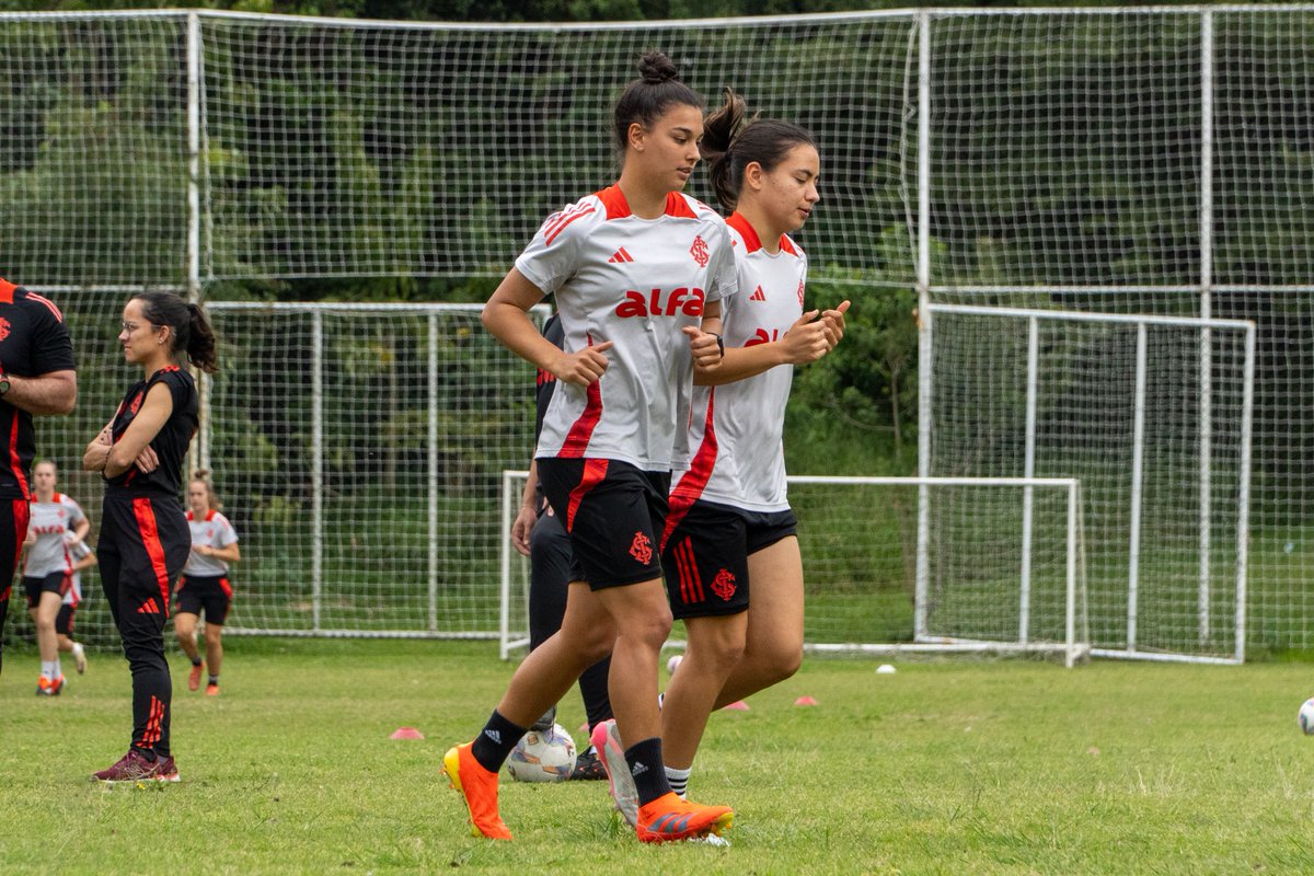 Carol__Freitas's tweet image. 🇦🇹 RESENHA DAS GURIAS

A atacante Julieta Morales participou do segundo episódio desta temporada. Vem conferir:

🎙️Ouça: open.spotify.com/episode/1ReNO3…

📺Assista: youtube.com/watch?v=9Eo1a2…

📰Leia: gauchazh.clicrbs.com.br/esportes/futeb…