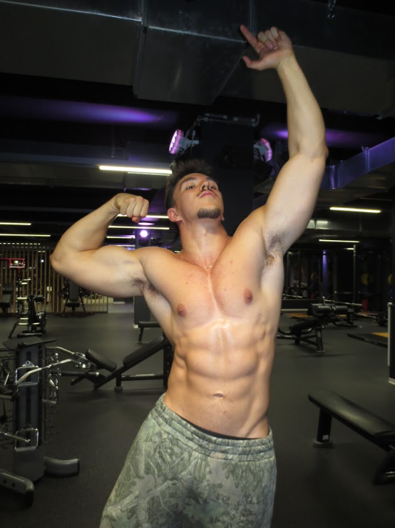 Am I your type?
Apply here linktr.ee/dannymusclevip