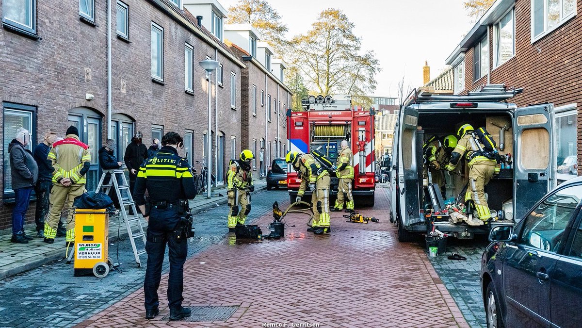 Brand in bedrijfsbus aan de Wielewaalstraat, Gouda
