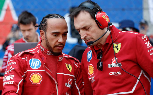 blog_formula1's tweet image. 🚨 URGENTE 🚨

RICARDO ADAMI NÃO É MAIS O ENGENHEIRO DE LEWIS HAMILTON NA FERRARI.

Adami assumirá uma nova função na Scuderia. Essa mudança faz parte de uma reorganização interna mais ampla dentro da equipe, que afetou diversas áreas da organização esportiva nas últimas semanas.…