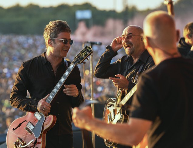 OasisPlanet_'s tweet image. Noel Gallagher and Bonehead at Heaton Park, 2025

📸 Simon Emmett
