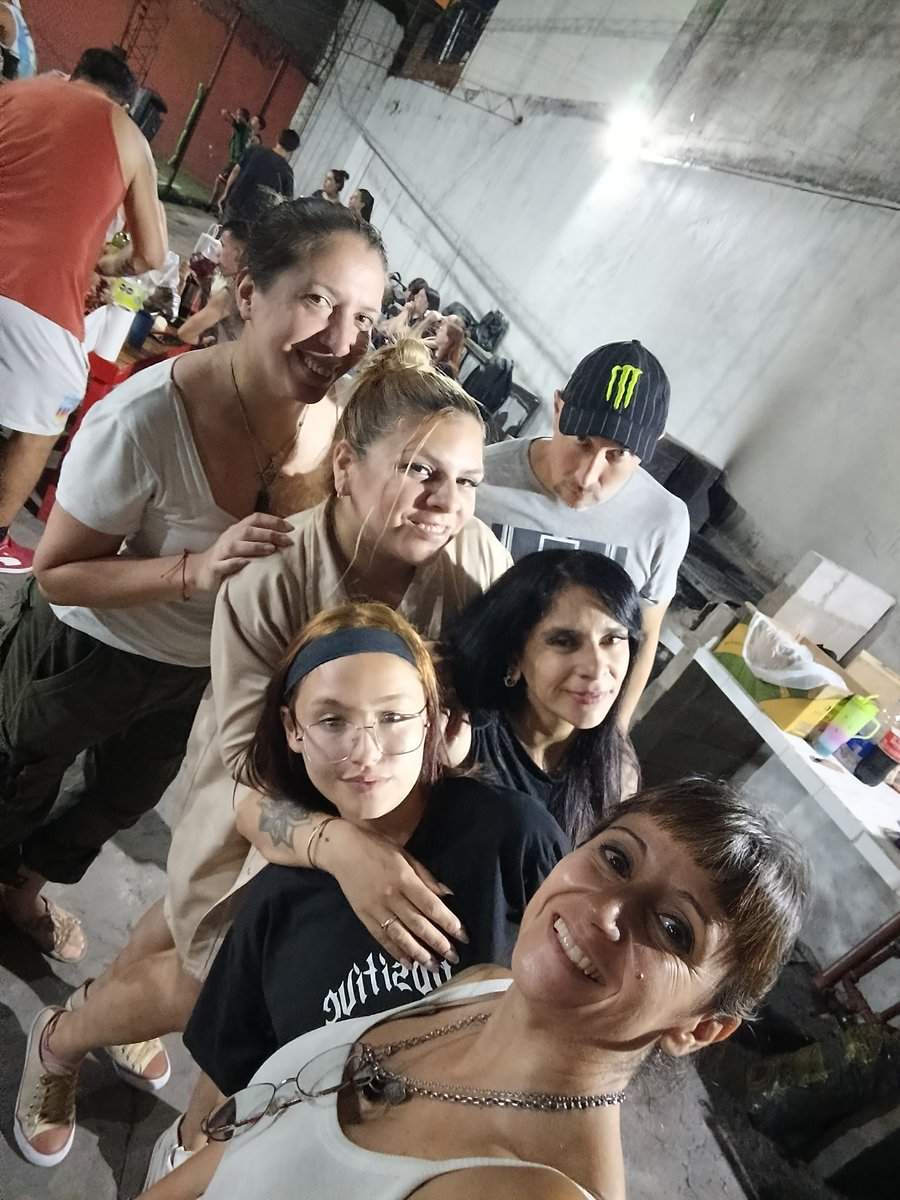 VaneRamos1402's tweet image. Primer juntada de este 2026 con los compañeros, compartiendo momentos afianzando vínculos. @CarlosPerezSEC @BuffonePablo @gabyfranch77 @DanielOveja Sindicato de empleados de comercio 💙