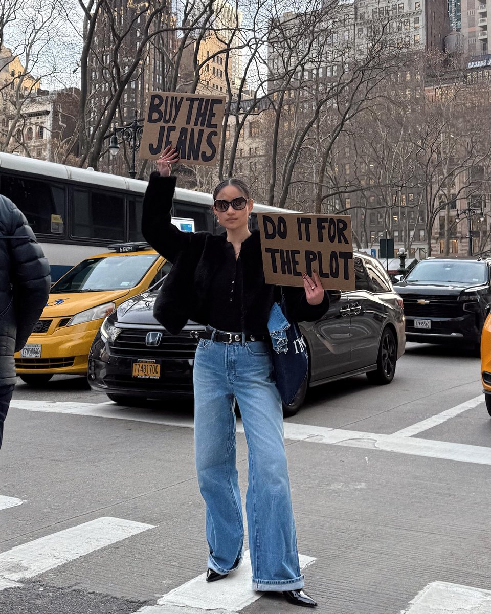 LOFT's tweet image. It’s a sign. 💫 spr.ly/6017CI7Xc