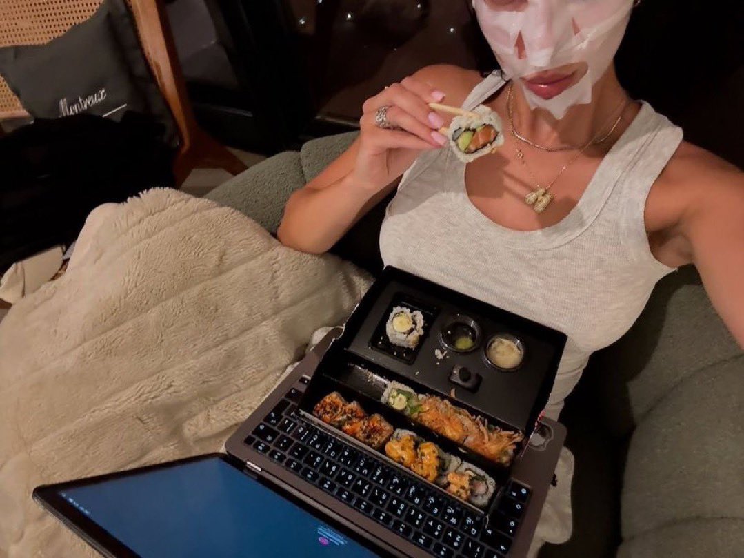 maybeeevirgo's tweet image. “sorry i’m super busy today”

also me: