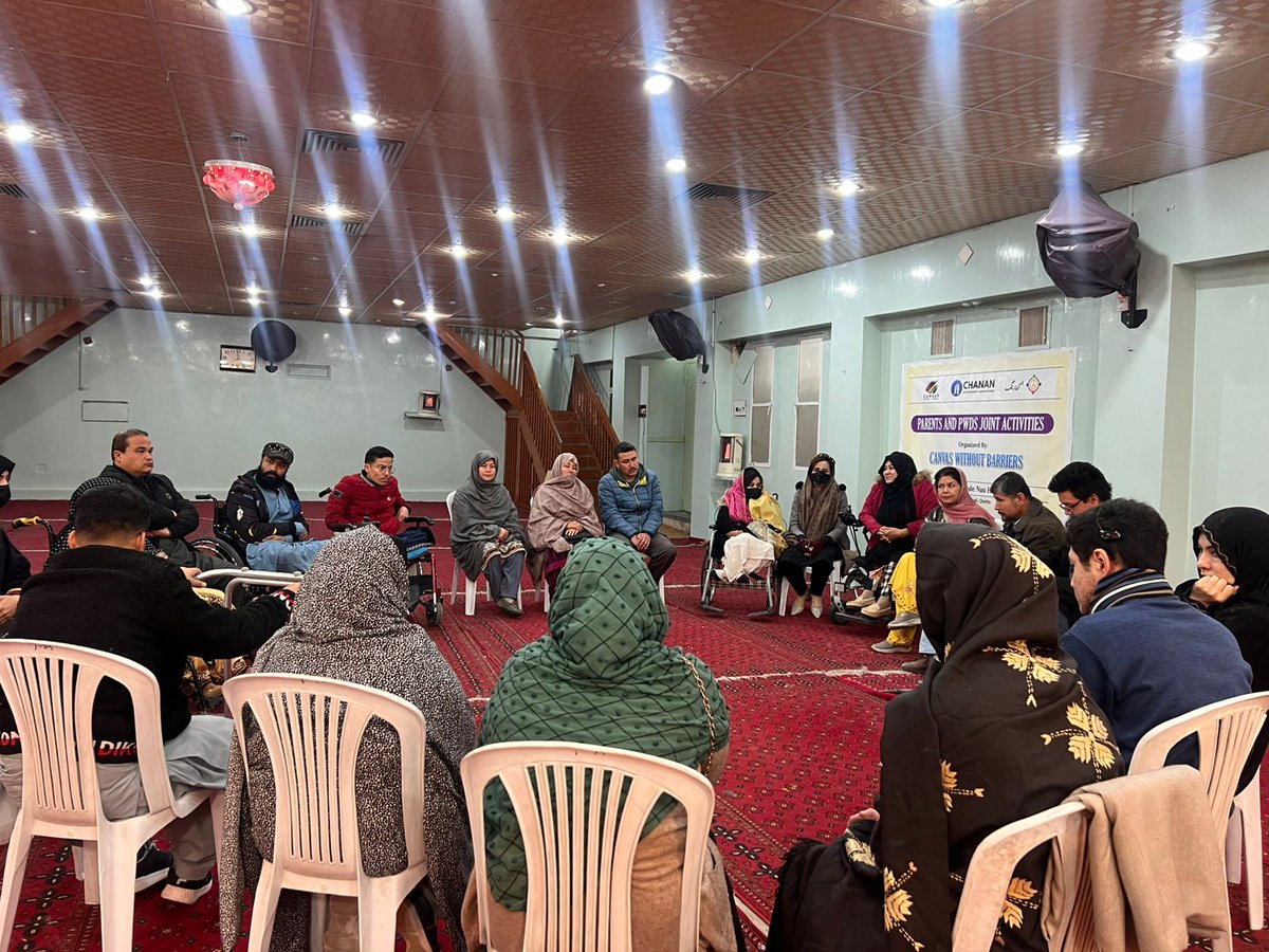 ShaziaBatool_'s tweet photo. Today, Canvas Without Barriers organized a one-day joint activity for Parents and Persons with Disabilities (PWDs).
The activity was conducted with PWDs and their parents to promote inclusion and positive engagement.
#PWDsMatter 
#pwdsuppor
#CDA https://t.co/1jbZrHpvaF