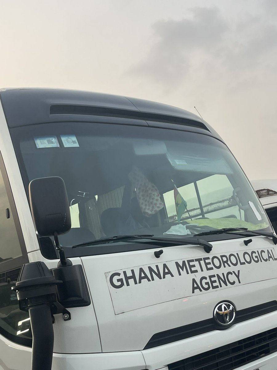 DavidNwogbo's tweet photo. @GhanaMet One of your drivers, operating vehicle registration number GE 6743-250, deliberately attempted to use one of your Coastal buses to force me off the road this evening, an action that nearly cost me my life. This is a very serious matter and should not be treated lightly. https://t.co/Tonm204I2Q