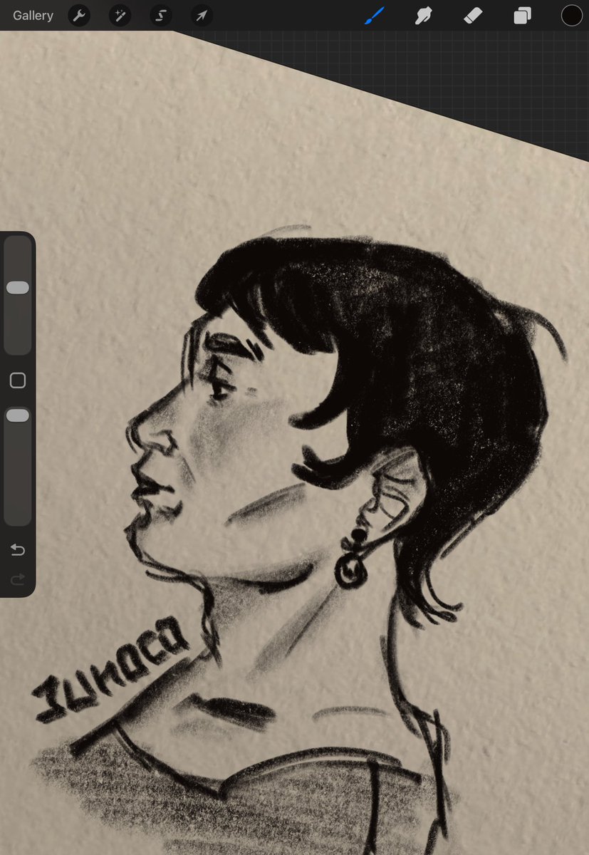 Junoco17's tweet image. Random woman