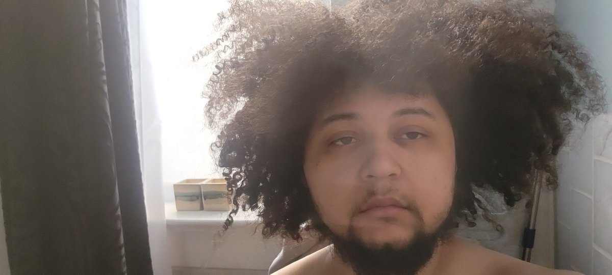 Was taking a shit when I remembered that IDENTITY:RGMX dropped on streaming last night ☝🏽👀open.spotify.com/album/3swjOHla…