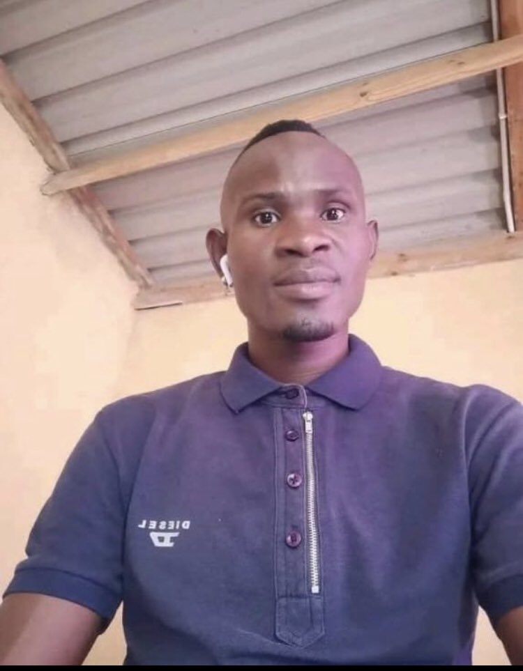 Wanted:  

This is Nelson Mathe AKA Maseven from Mozambique.

He killed two SAPS Constables and is now on the run.

Let us spread the word.