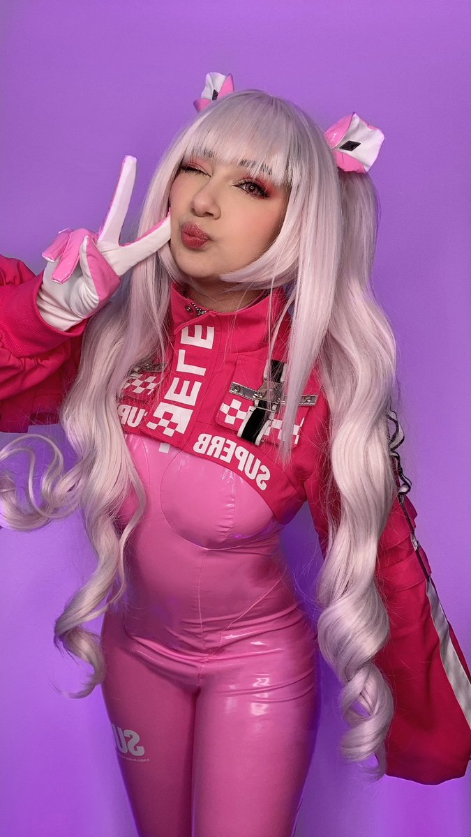 The NIKKE community seems so nice I’m so happy to finally be a part of it officially 😭

I did cosplay Alice back in 2024 because I fell in love with the design but my phone was too old to play the game 😭😂

My next cosplay will be Snow White, Ade bunny girl and Yuni!💖