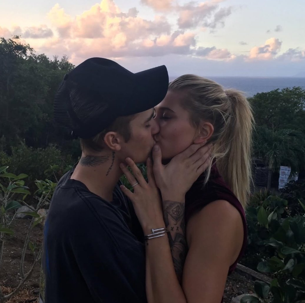 blessjbb's tweet image. HAILEY MF BIEBER GAVE US THE PHOTO WE'VE BEEN ASKING FOR SINCE 2016