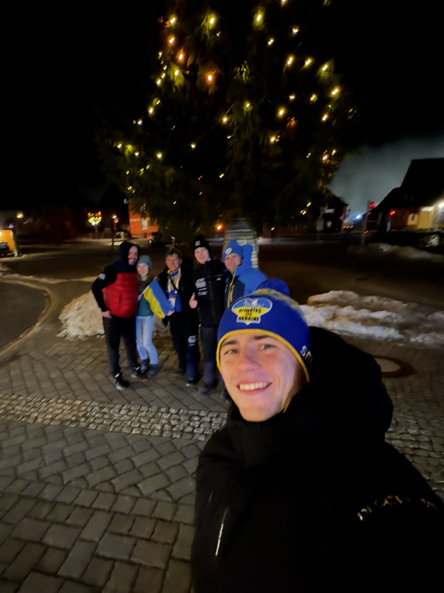 Фото не в найкращій якості, але з чудовою компанією 🫂

Сьогодні до нас на етап Кубка світу завітали <a href="/v1lat/">Vitalii Volochai #StandWithUkraine</a> та <a href="/ineskaUA/">ineska</a>.

Дуже дякуємо за підтримку!