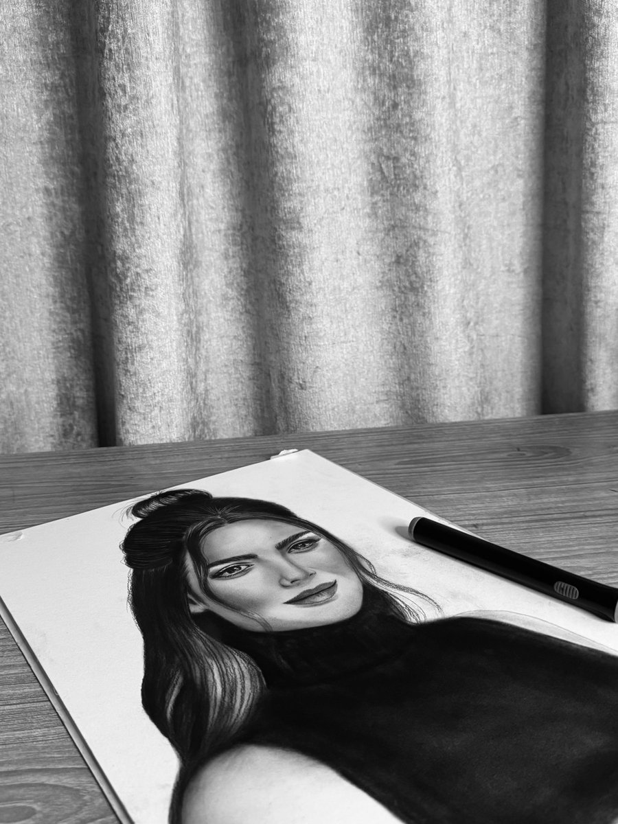 #رسمي 🧑🏼‍🎨✨
فحم ورصاص 👇🏻