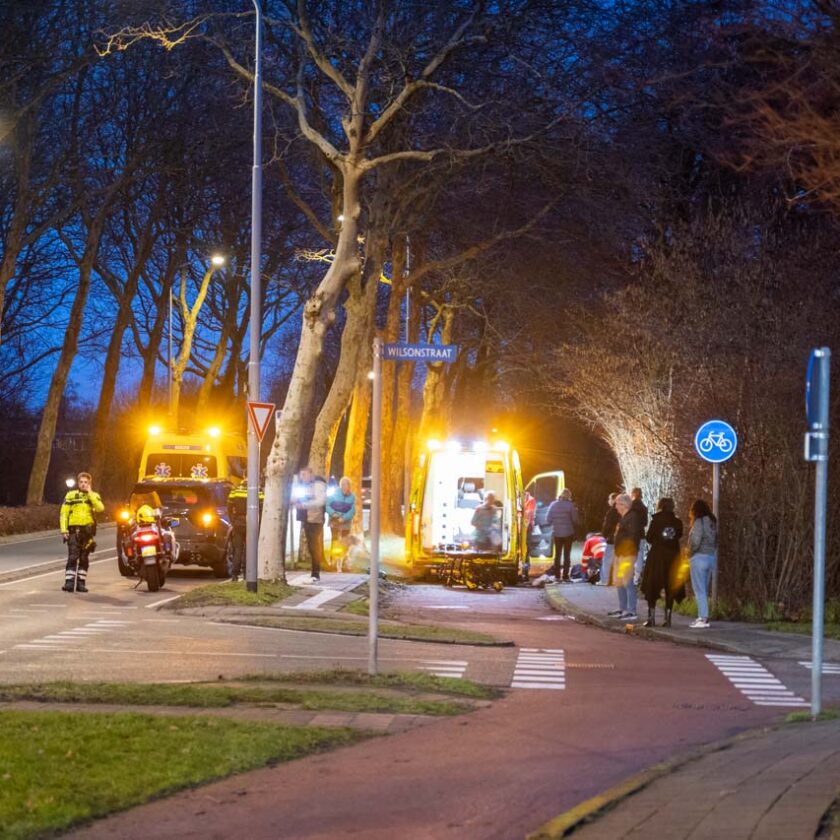 Ernstig ongeval tussen scooter en auto in Hoofddorp